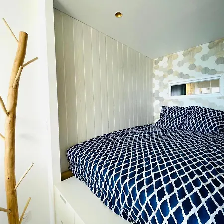Front De Rénové Apartman